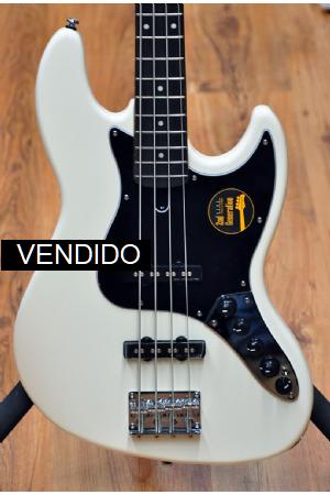 Sire Marcus Miller V3 4 Antique White Sire Marcus Miller V3 4 Antique White